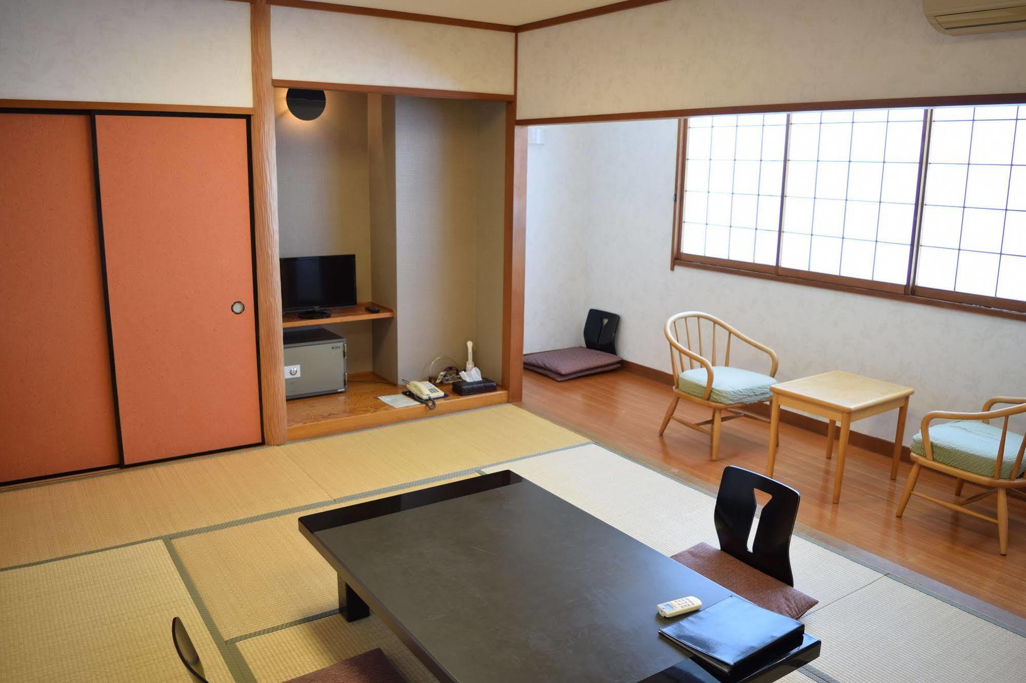 เรียวคัง ฟุคุเซ็น Hotel Shibukawa ภายนอก รูปภาพ