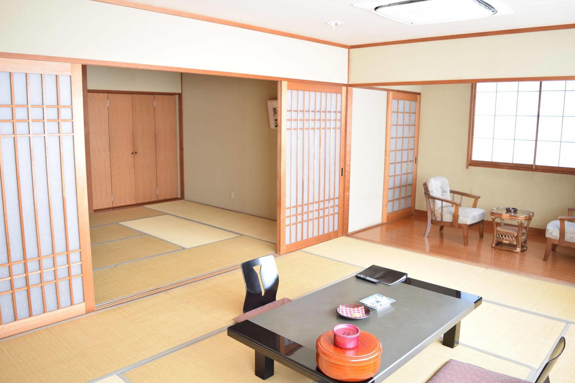 เรียวคัง ฟุคุเซ็น Hotel Shibukawa ภายนอก รูปภาพ