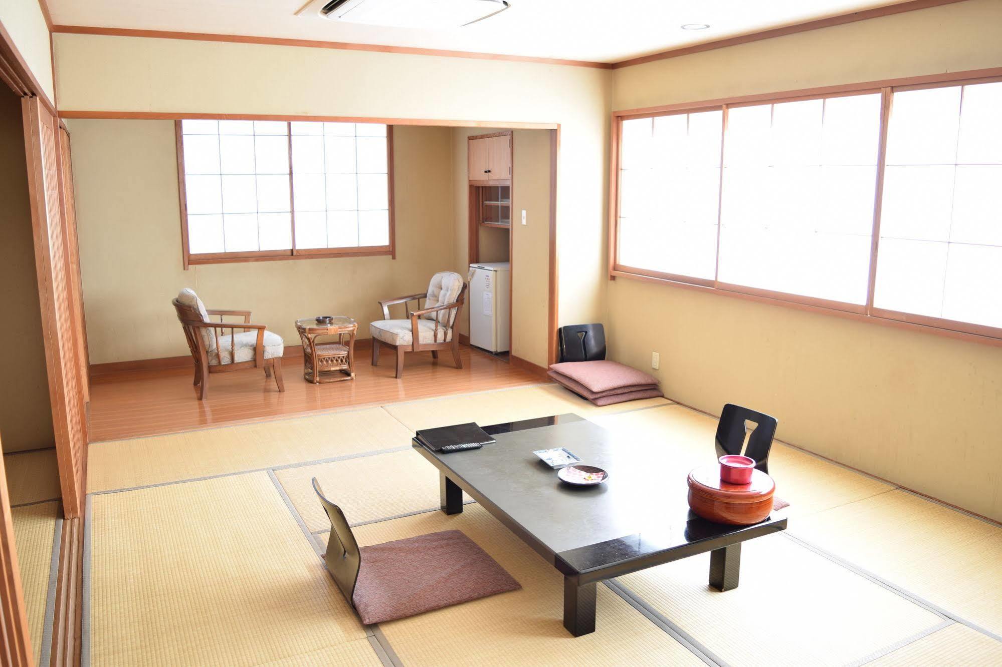 เรียวคัง ฟุคุเซ็น Hotel Shibukawa ภายนอก รูปภาพ