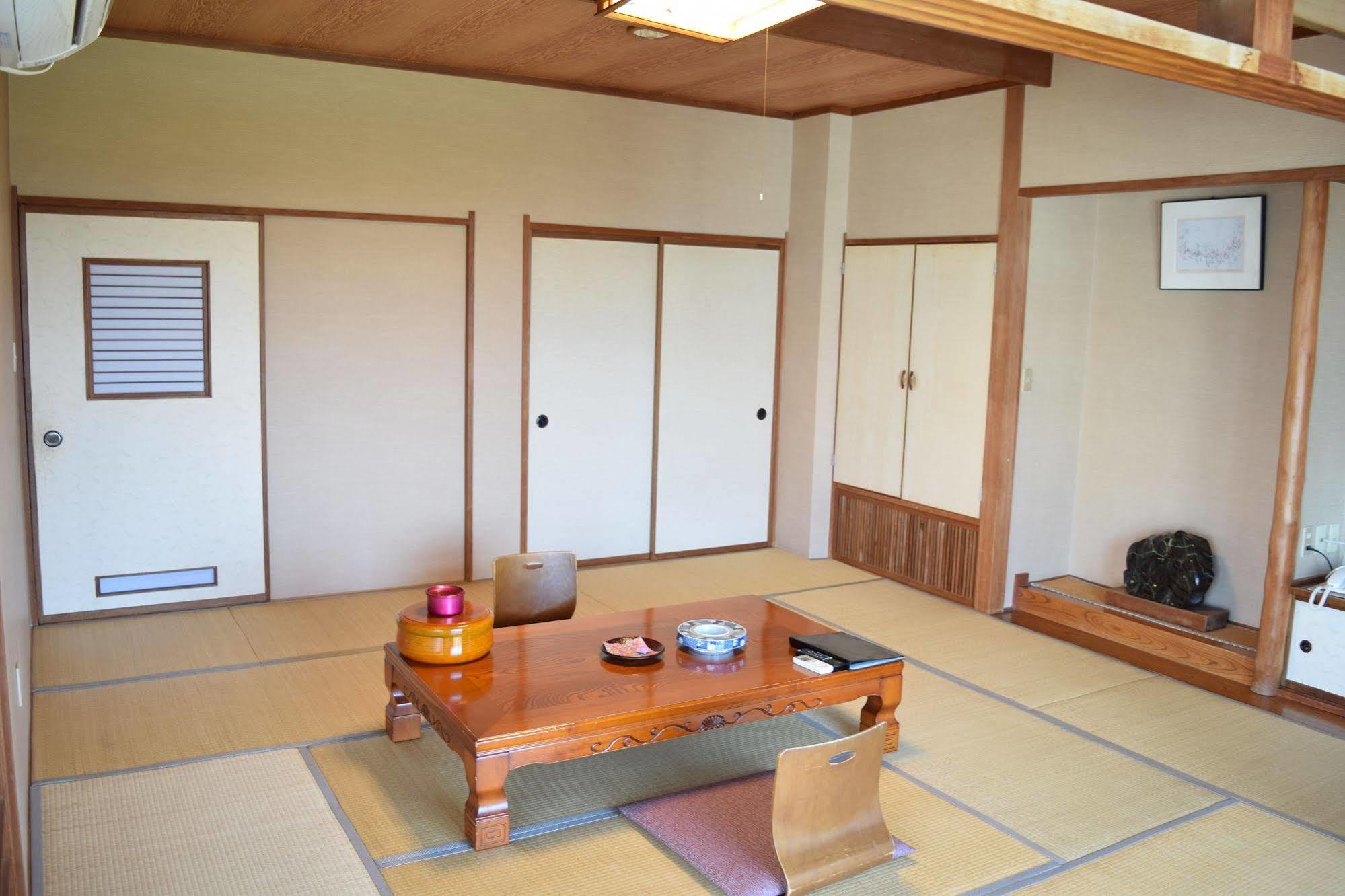 เรียวคัง ฟุคุเซ็น Hotel Shibukawa ภายนอก รูปภาพ