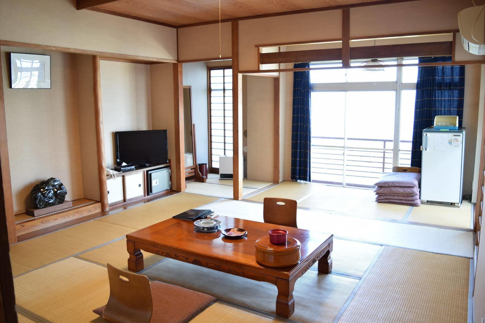 เรียวคัง ฟุคุเซ็น Hotel Shibukawa ภายนอก รูปภาพ